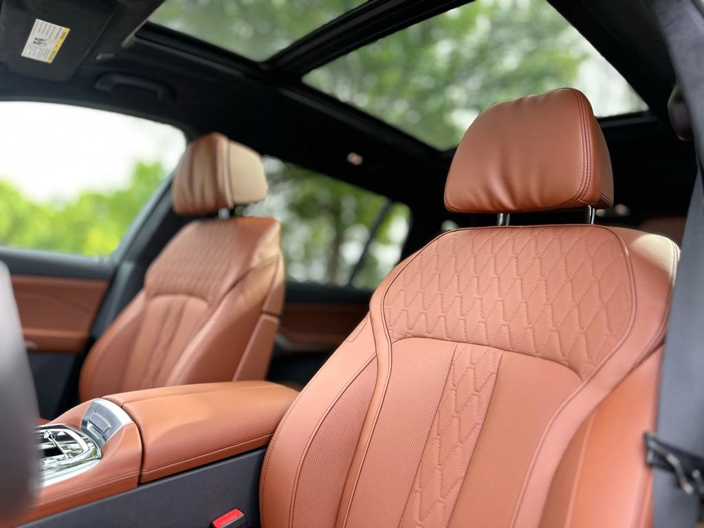 New 2026 BMW X7 M60i image 15