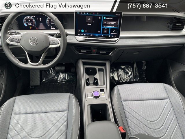 New 2025 Volkswagen Tiguan SE image 4