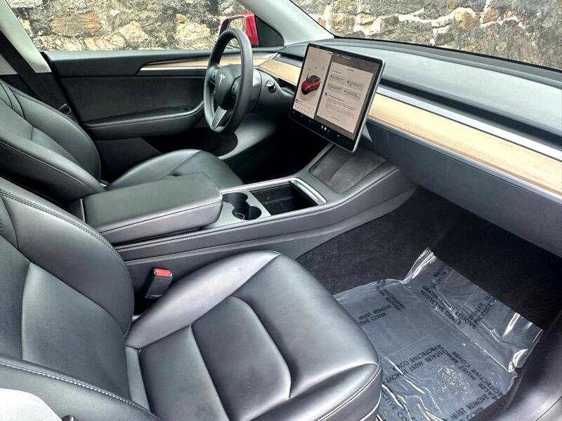 Used 2023 Tesla Model Y Long Range image 31