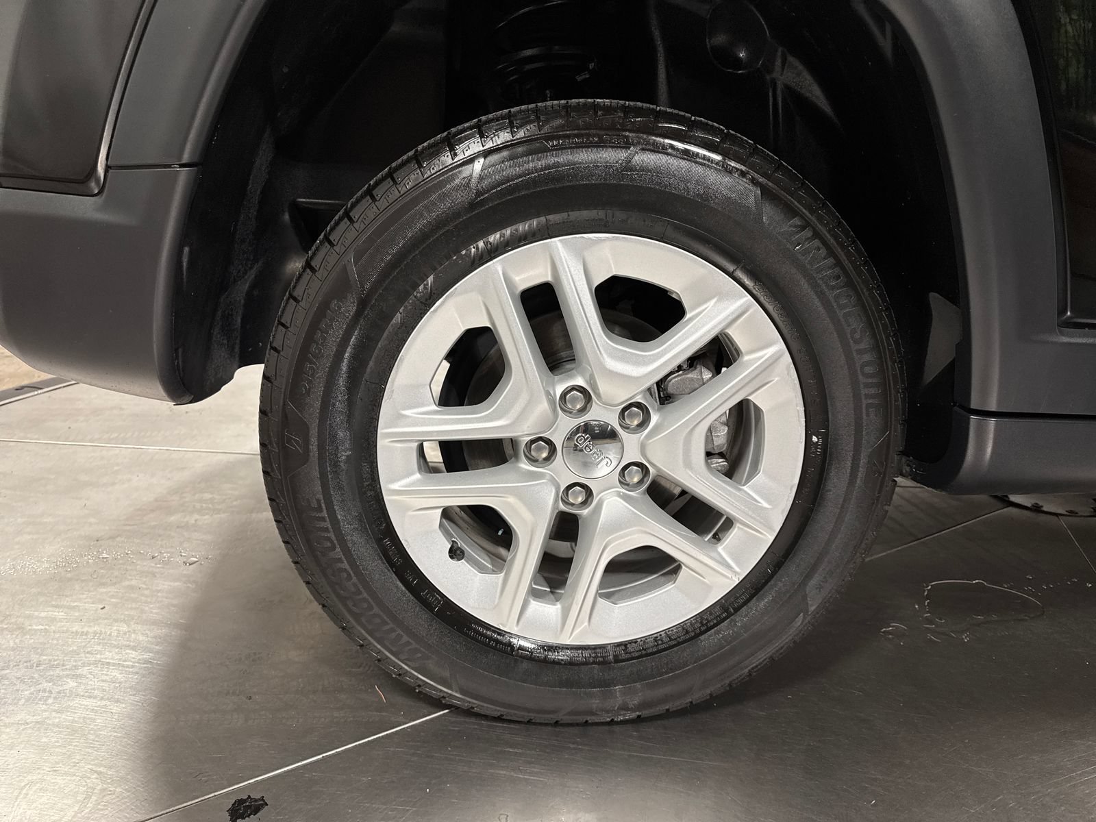 Used 2018 Jeep Compass Sport w/ Cold Weather Group AWD/4WD image 13