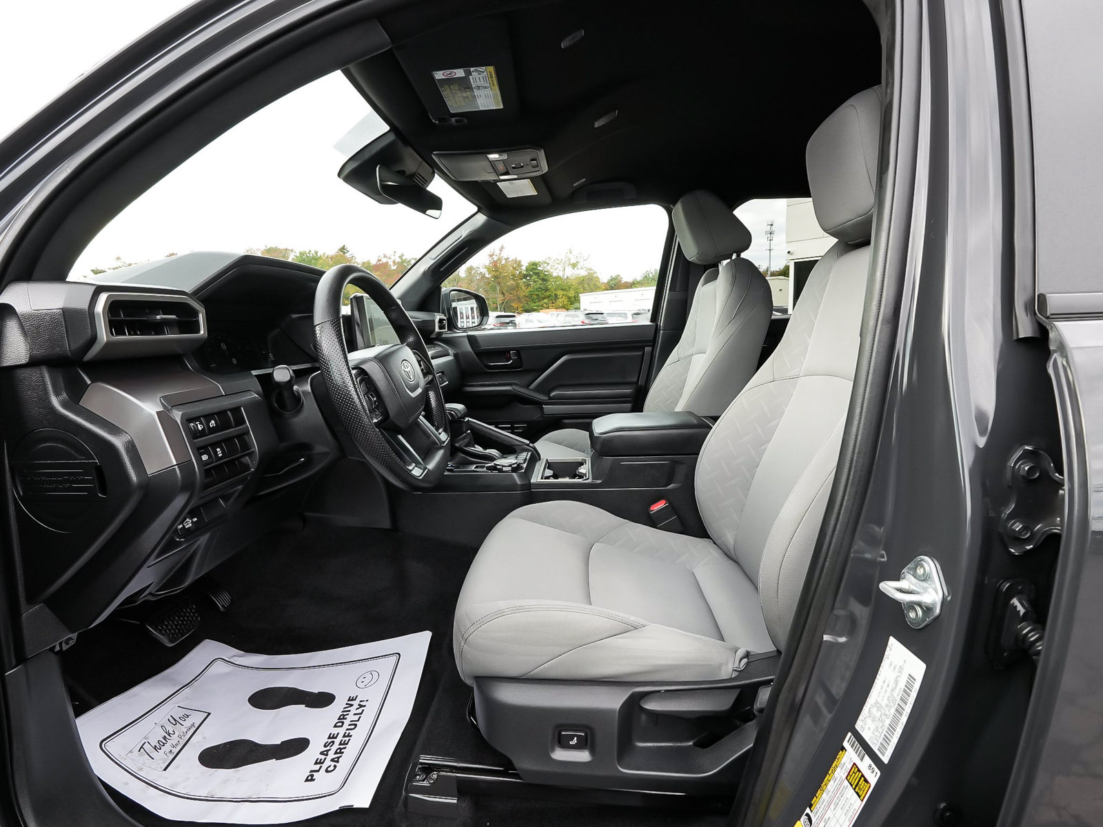 Used 2024 Toyota Tacoma SR5 AWD/4WD image 31