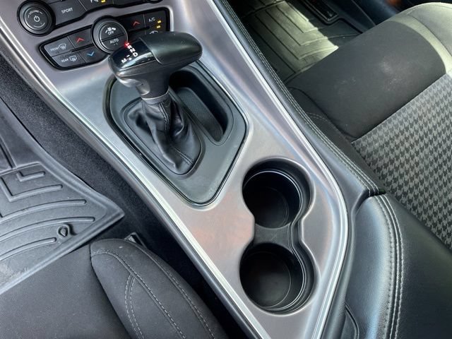 Used 2021 Dodge Challenger SXT w/ Driver Convenience Group RWD image 18