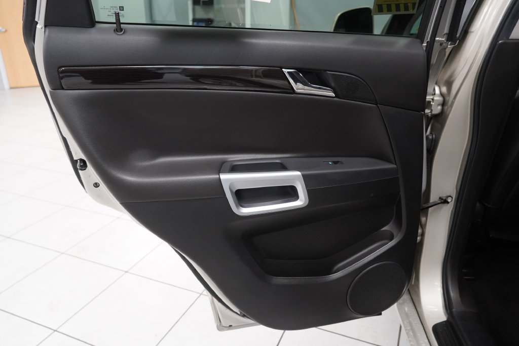 Used 2014 Chevrolet Captiva Sport LTZ FWD image 25