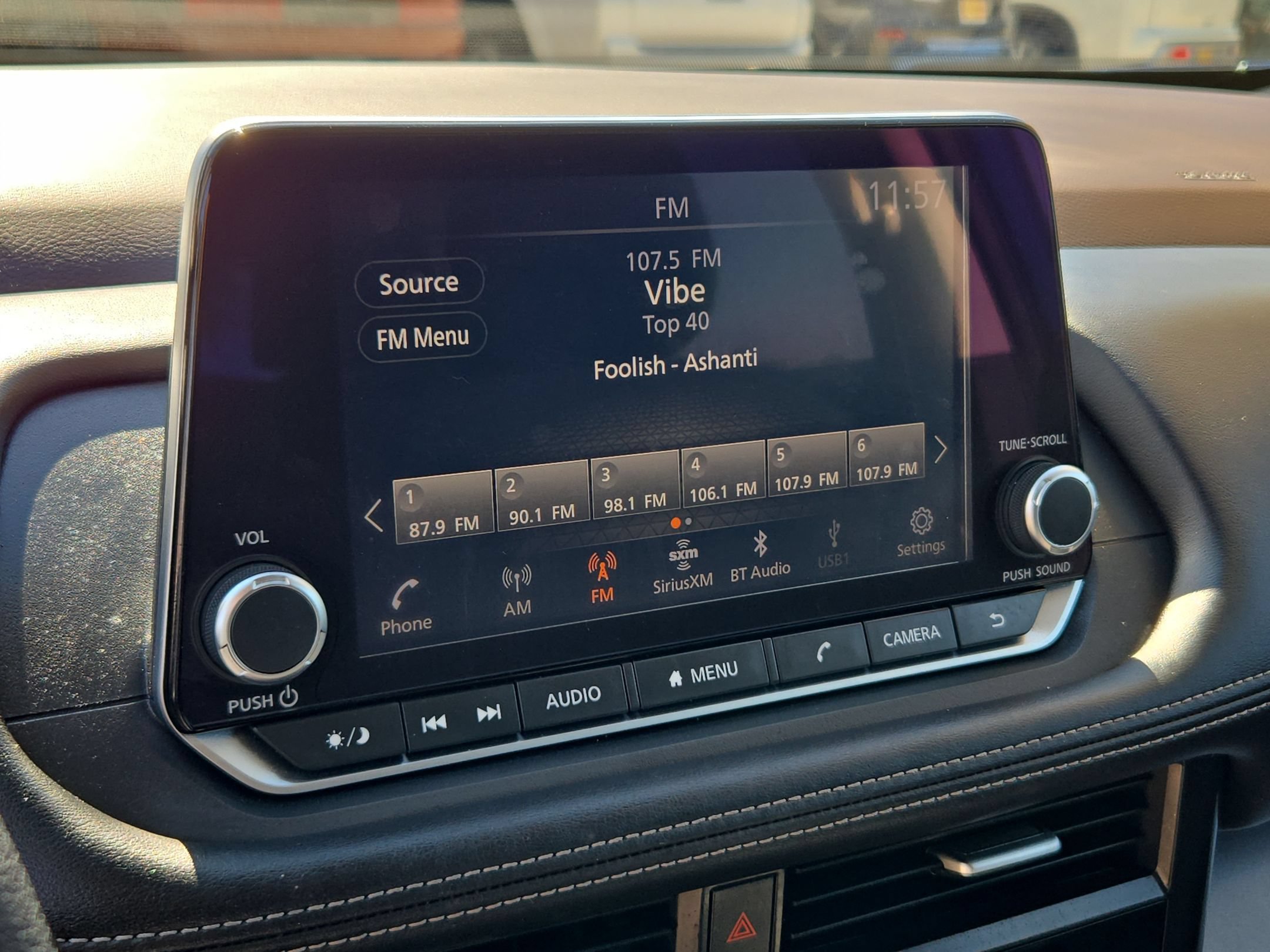 Used 2023 Nissan Rogue SV FWD image 16