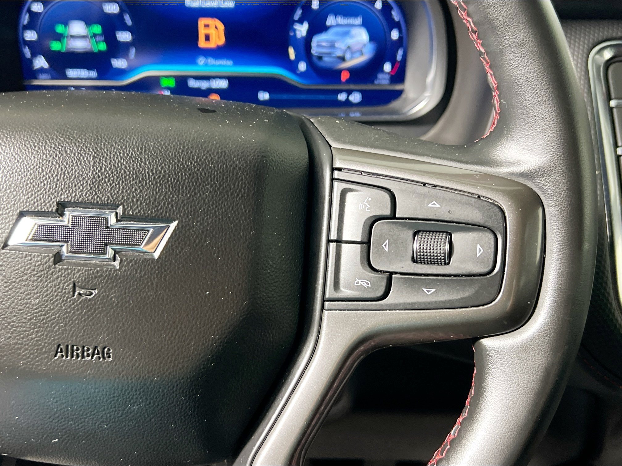 Used 2024 Chevrolet Suburban RST RWD image 19