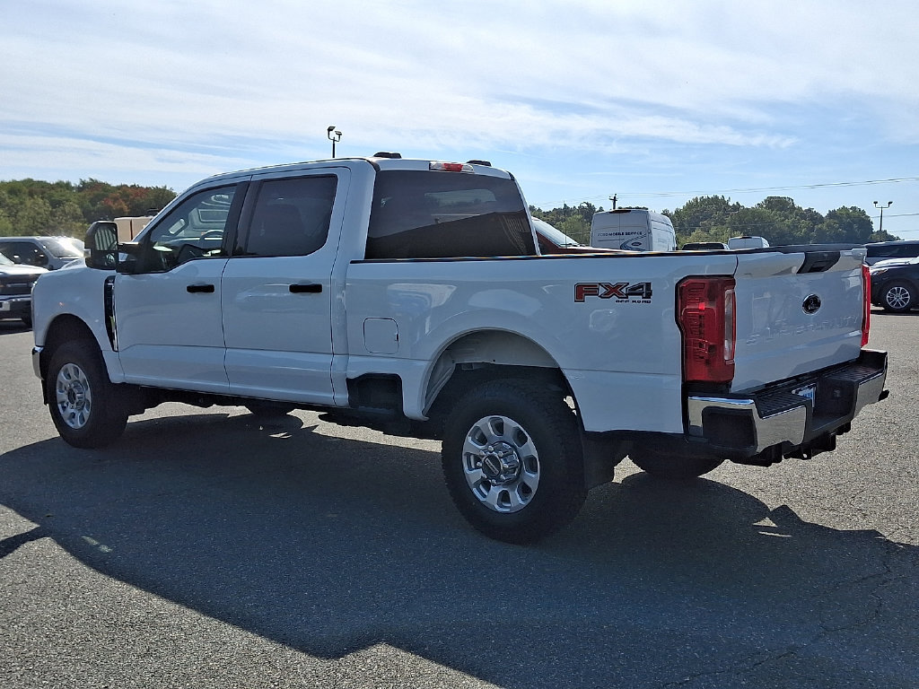 Used 2024 Ford F250 XLT w/ FX4 Off-Road Package AWD/4WD image 4