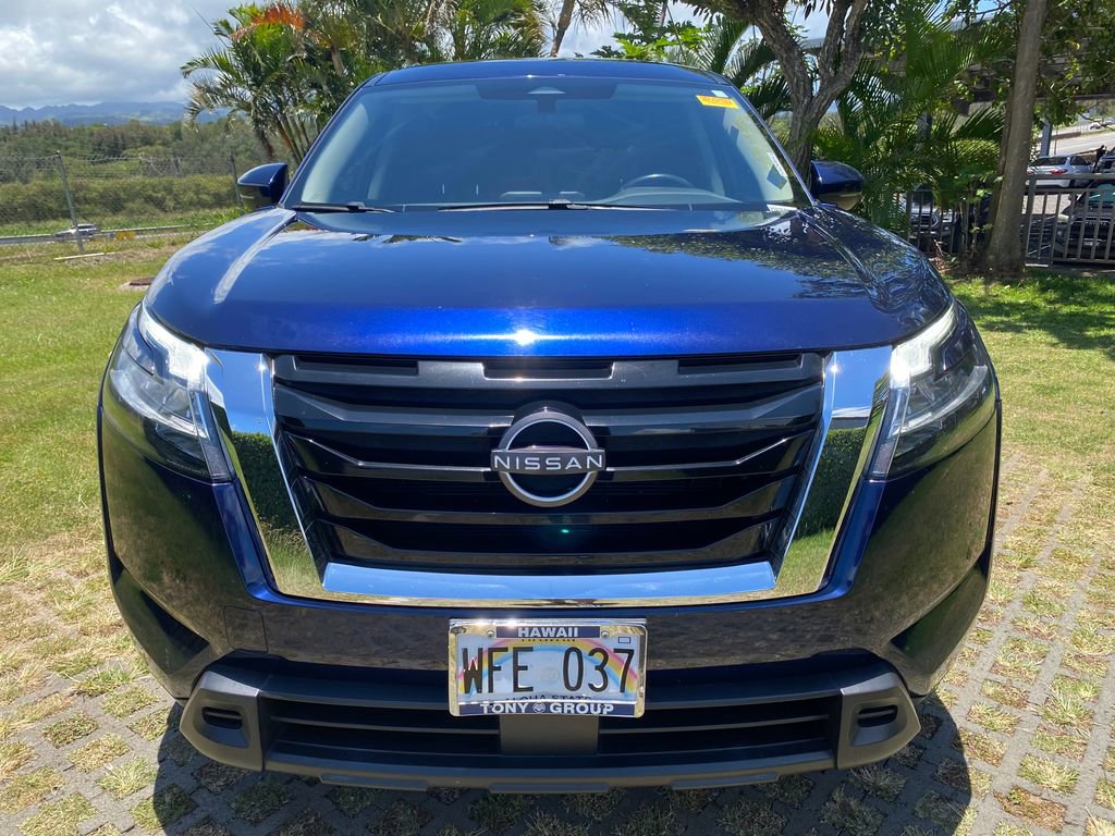 Used 2022 Nissan Pathfinder SV FWD image 2