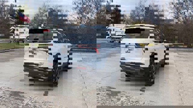 New 2026 Chevrolet Equinox ACTIV w/ Convenience Package III image 8