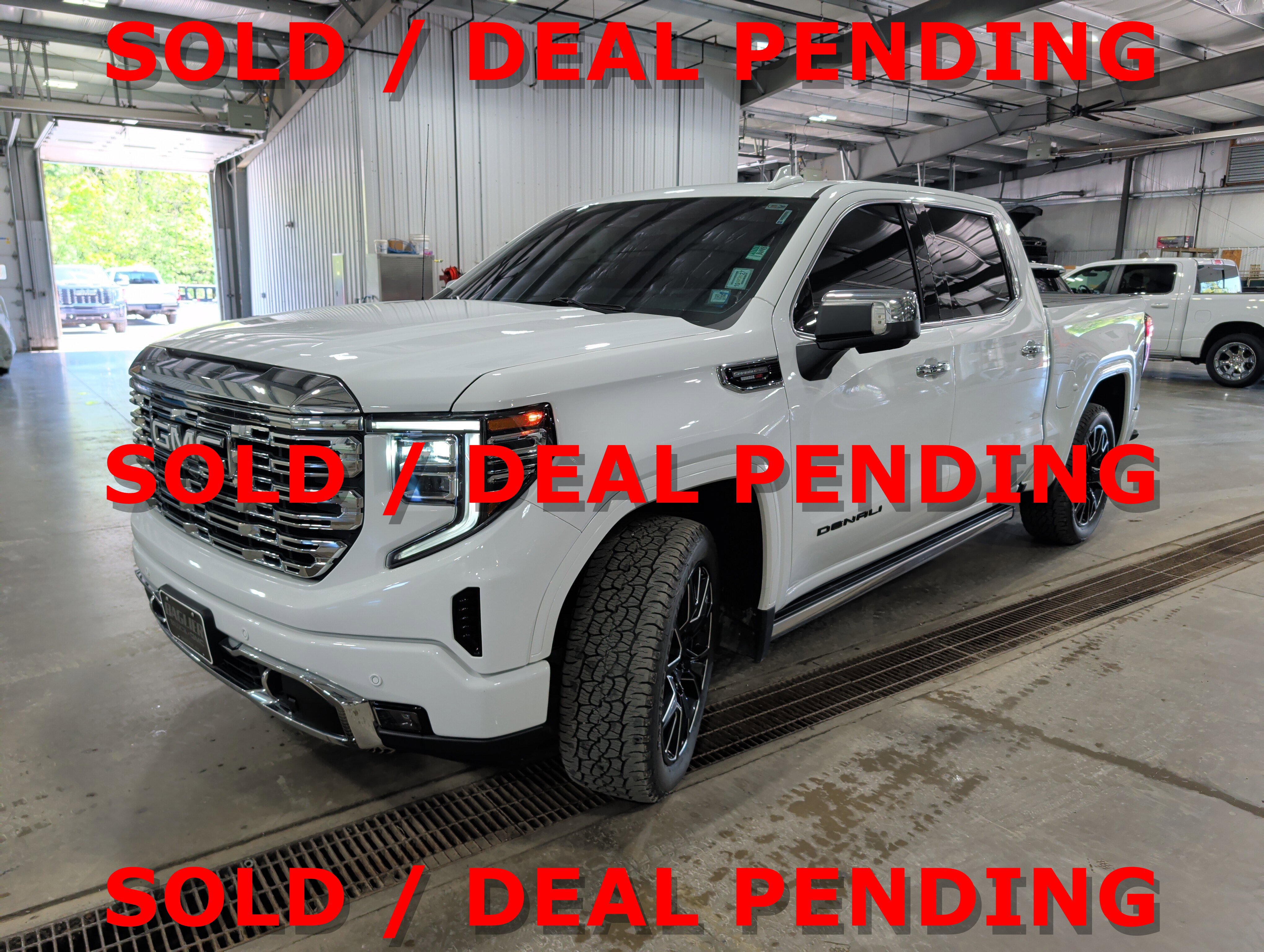 Used 2024 GMC Sierra 1500 Denali AWD/4WD image 6