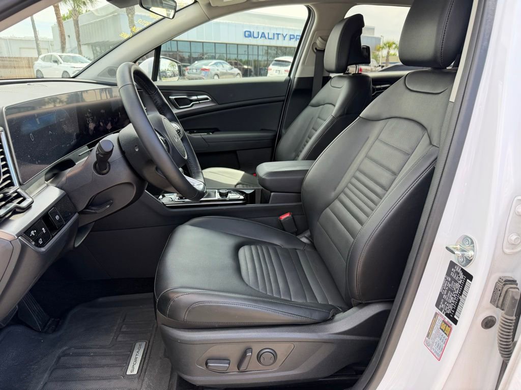 Used 2025 Kia Sportage SX image 9