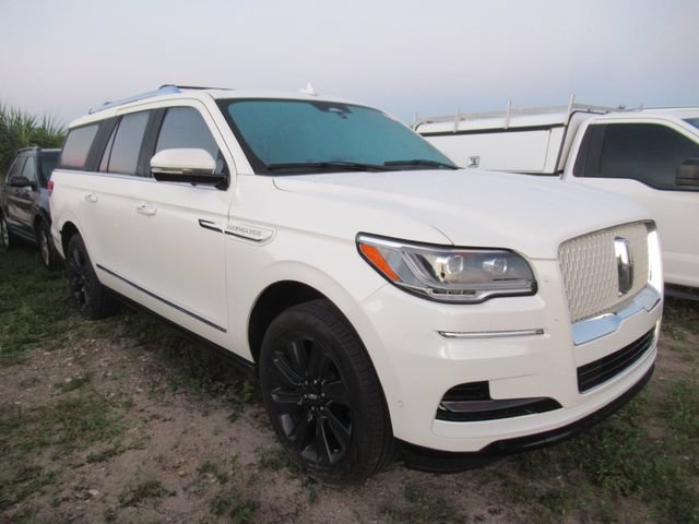 Used 2024 Lincoln Navigator L Reserve AWD/4WD image 1