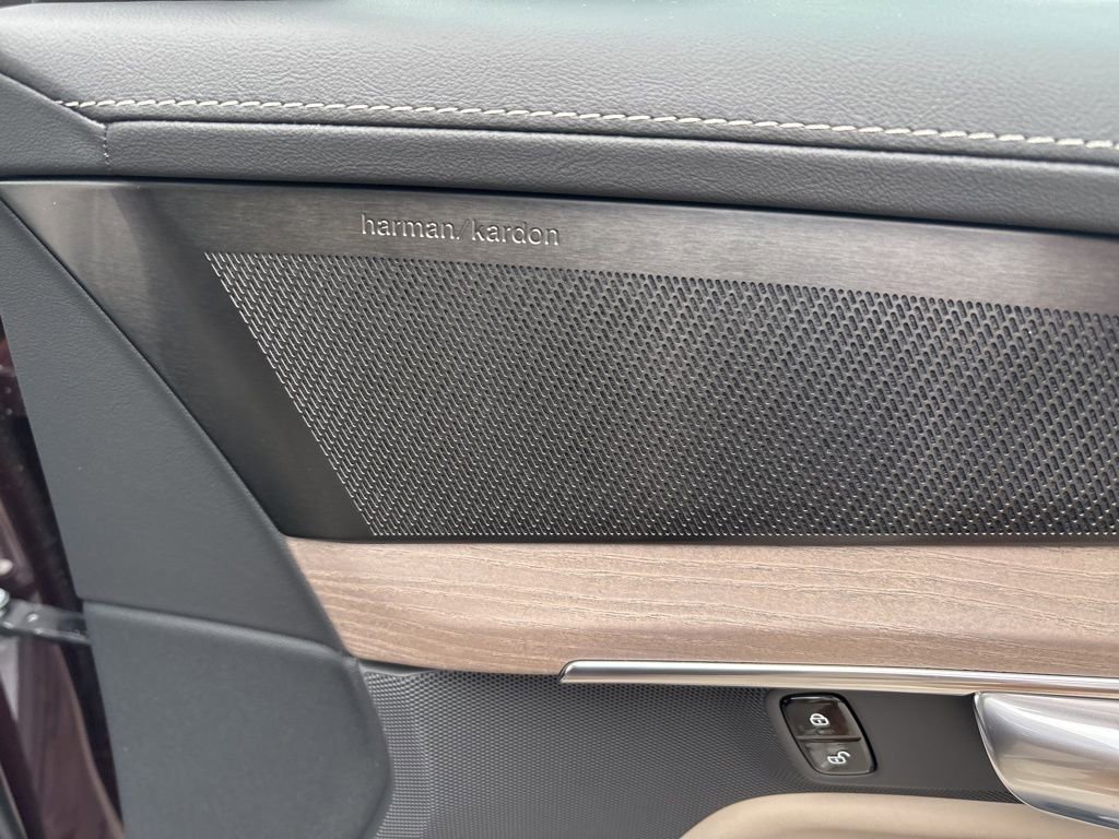 New 2026 Volvo XC90 B6 Plus w/ Protection Package Premier image 42