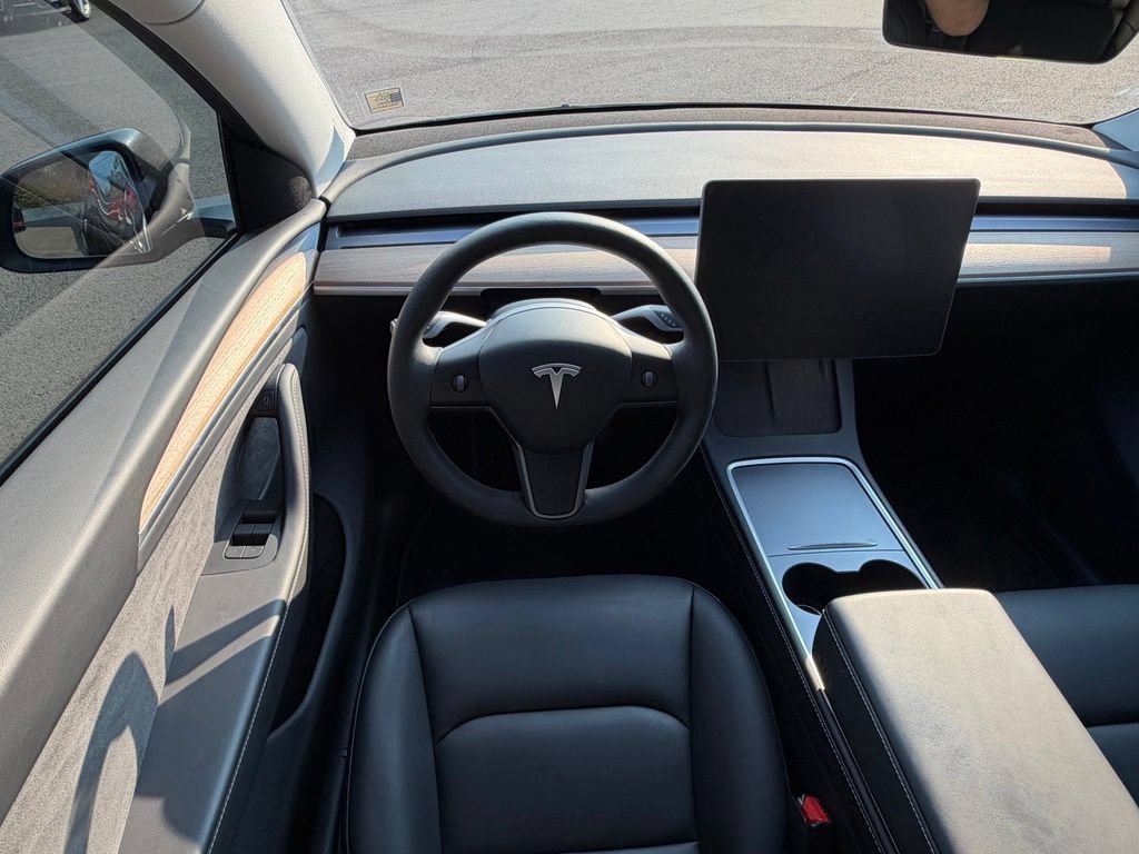 Used 2024 Tesla Model Y Long Range AWD/4WD image 24