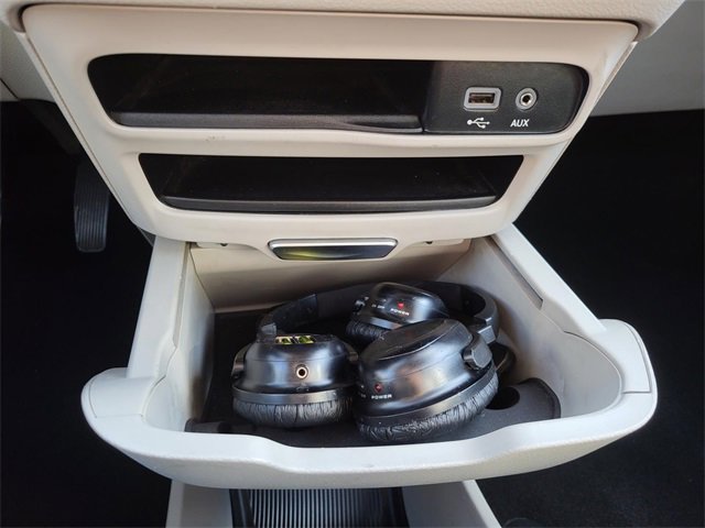 Used 2020 Chrysler Pacifica Touring-L w/ Advanced Safetytec Group image 28