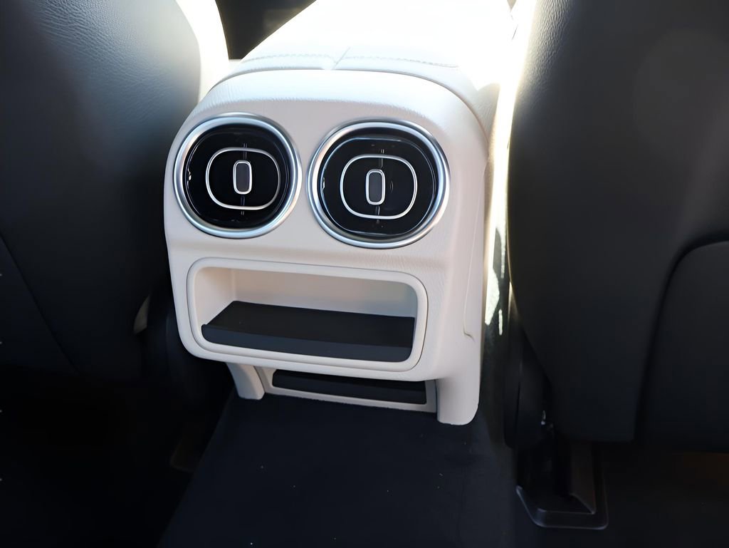 Certified 2025 Mercedes-Benz C 300 4MATIC Sedan image 15