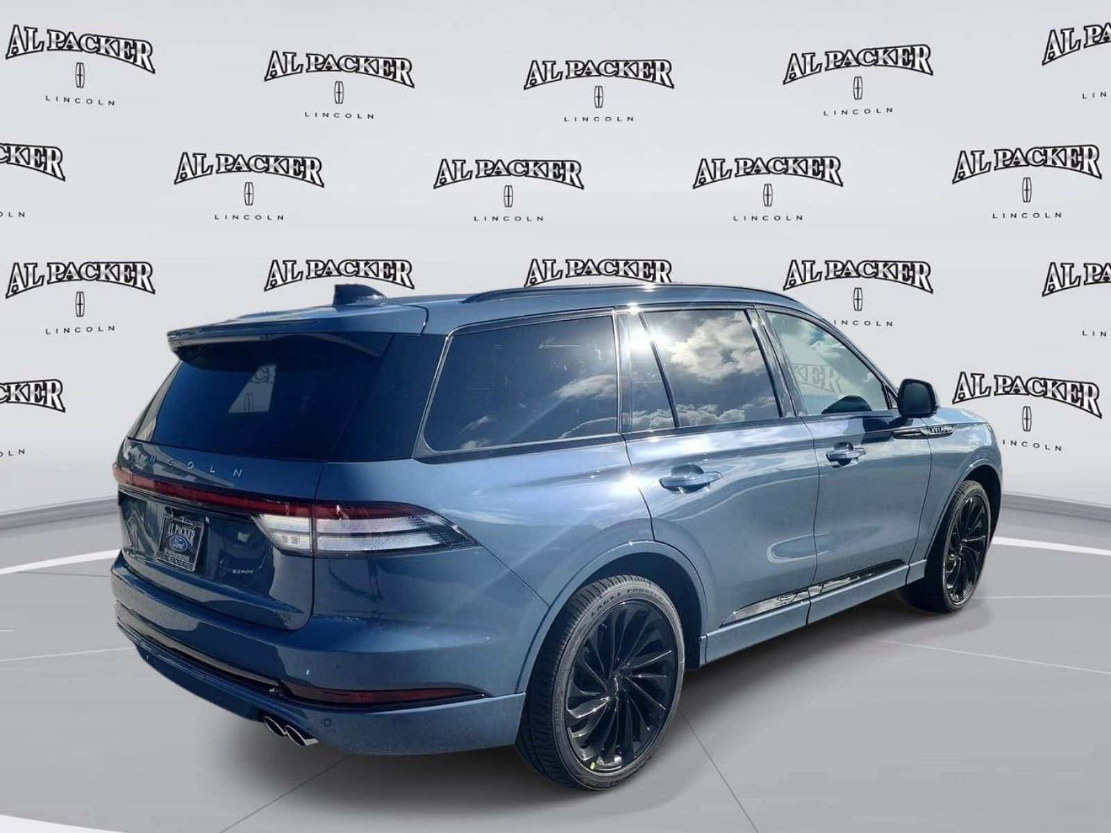 New 2027 Lincoln Aviator Reserve w/ Jet Appearance Package RWD image 5