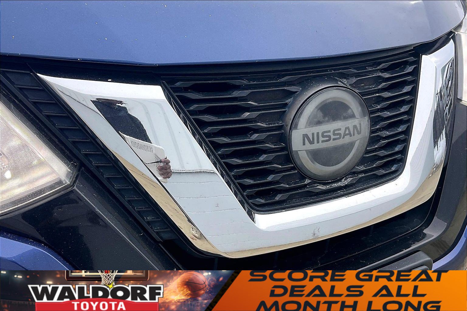 Used 2020 Nissan Rogue SV image 34