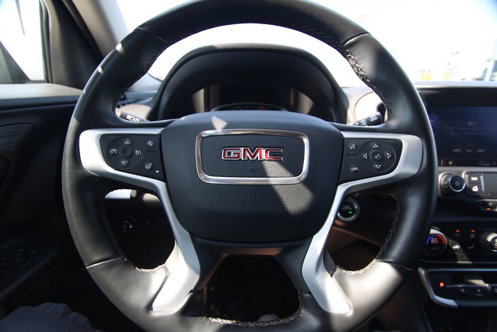 Used 2024 GMC Terrain SLT AWD/4WD image 17