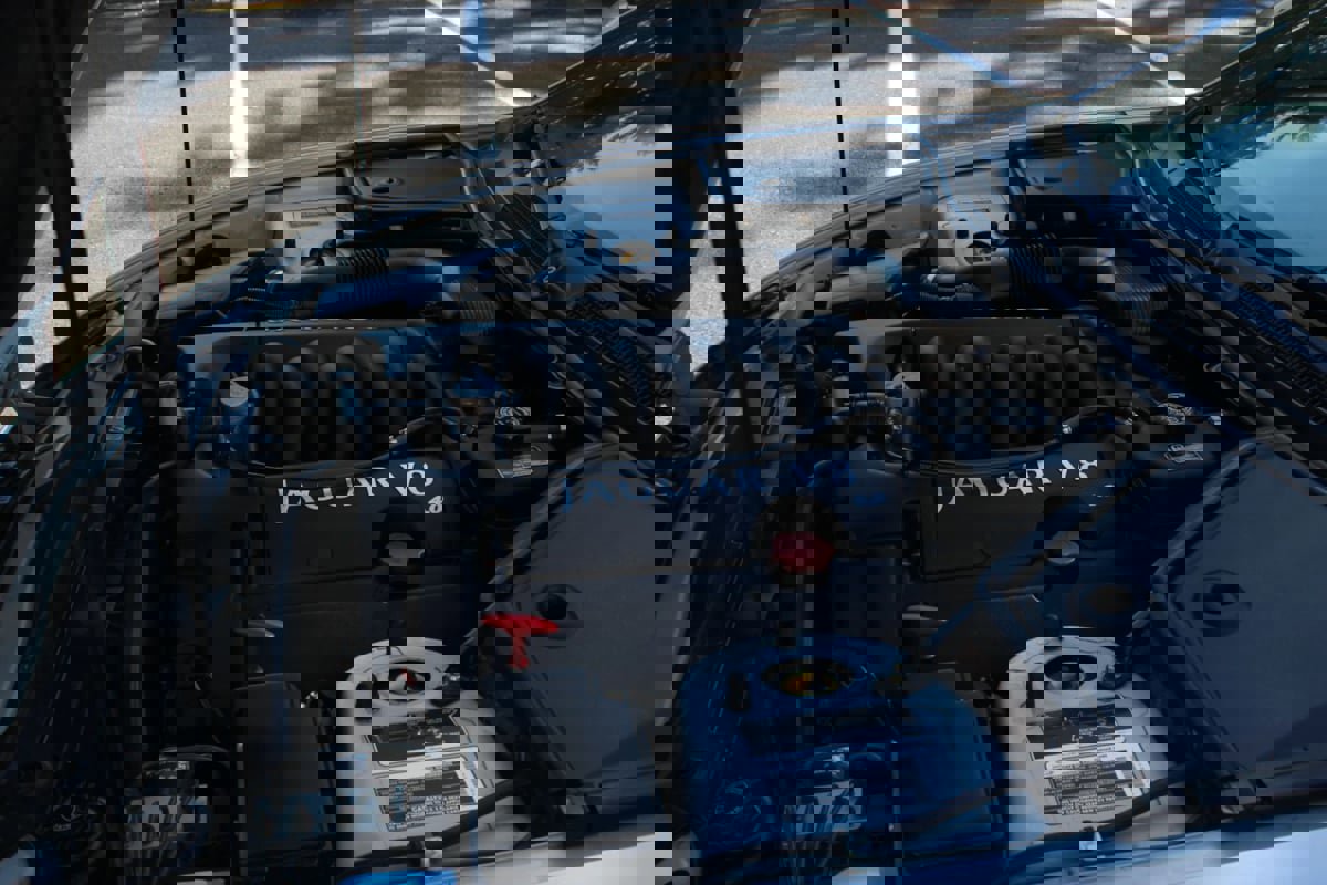 Used 2000 Jaguar XK8 Convertible image 40