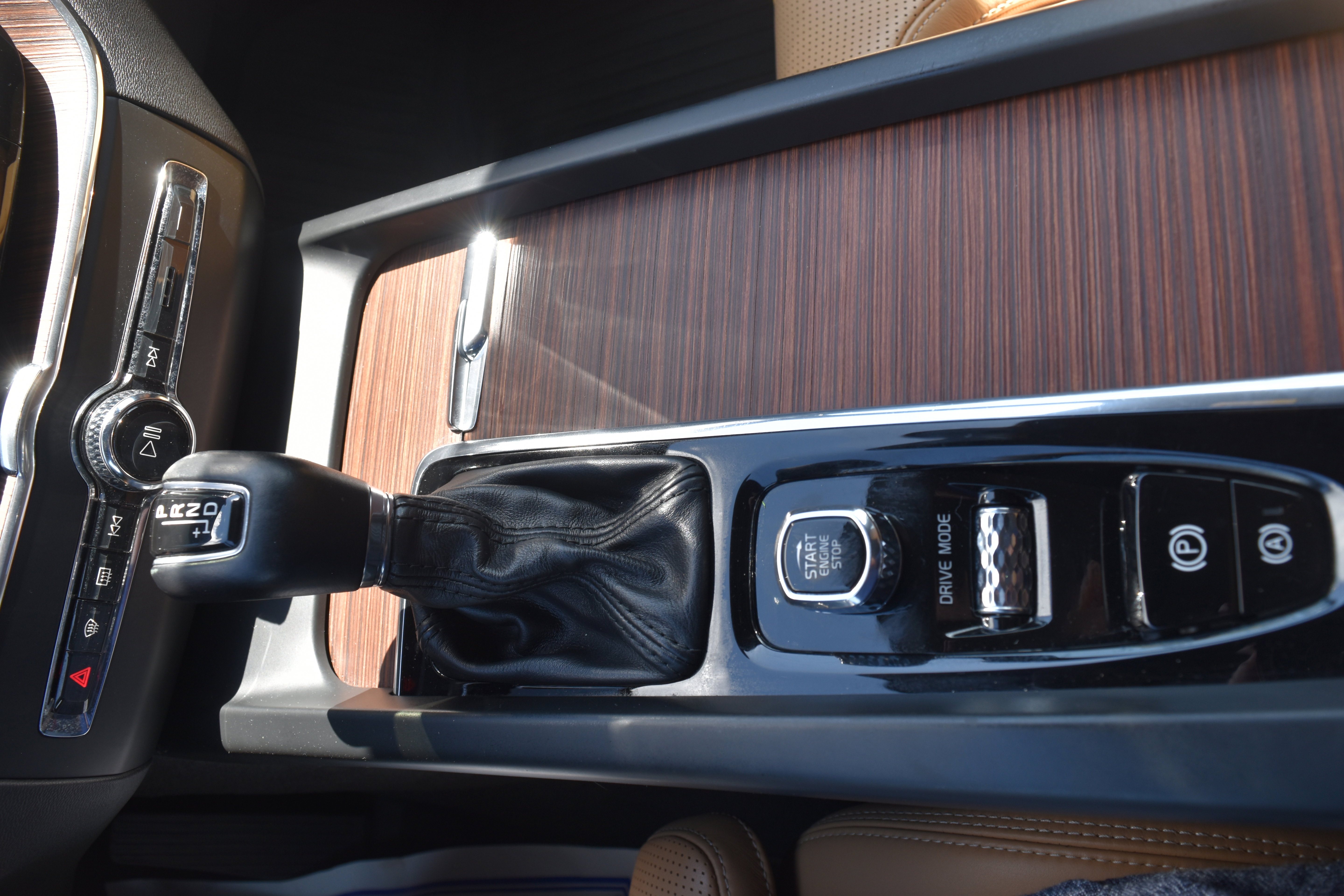 Used 2019 Volvo XC60 T6 Inscription w/ Protection Package Premier AWD/4WD image 28