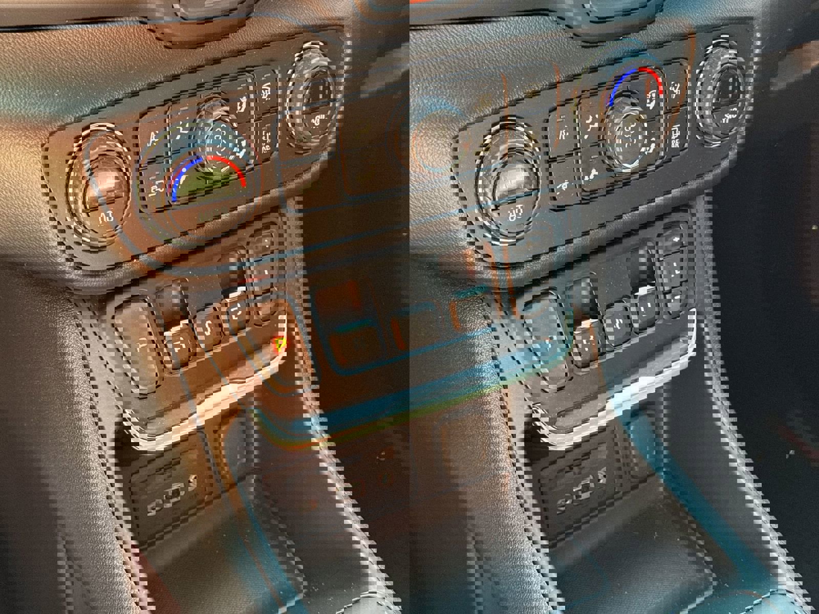 Used 2021 GMC Terrain SLE w/ Driver Convenience Package image 26