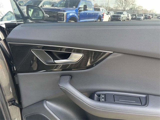 Used 2023 Audi Q8 Prestige w/ Prestige Package image 25