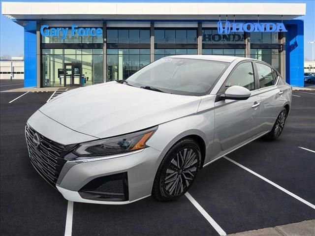 Used 2023 Nissan Altima 2.5 SV image 4