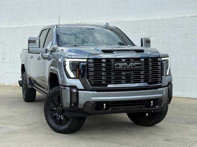 Used 2024 GMC Sierra 2500 Denali Ultimate image 2