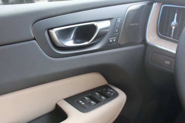 New 2026 Volvo XC60 B5 Plus w/ Climate Package image 21