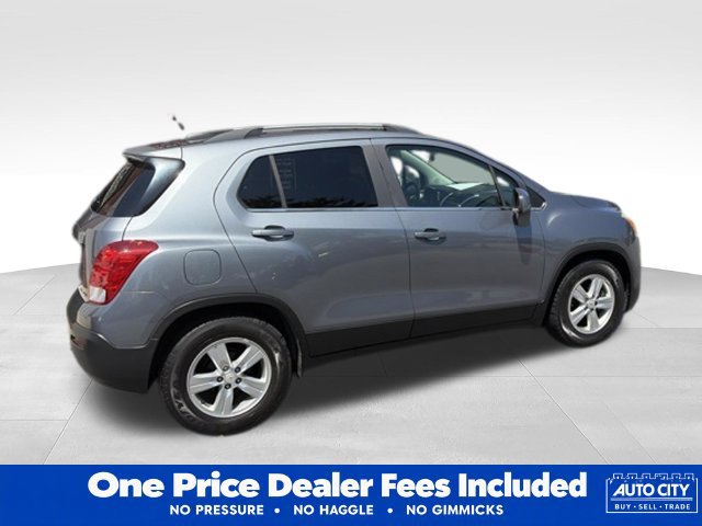 Used 2015 Chevrolet Trax LT w/ LT Sun and Sound Package FWD image 32