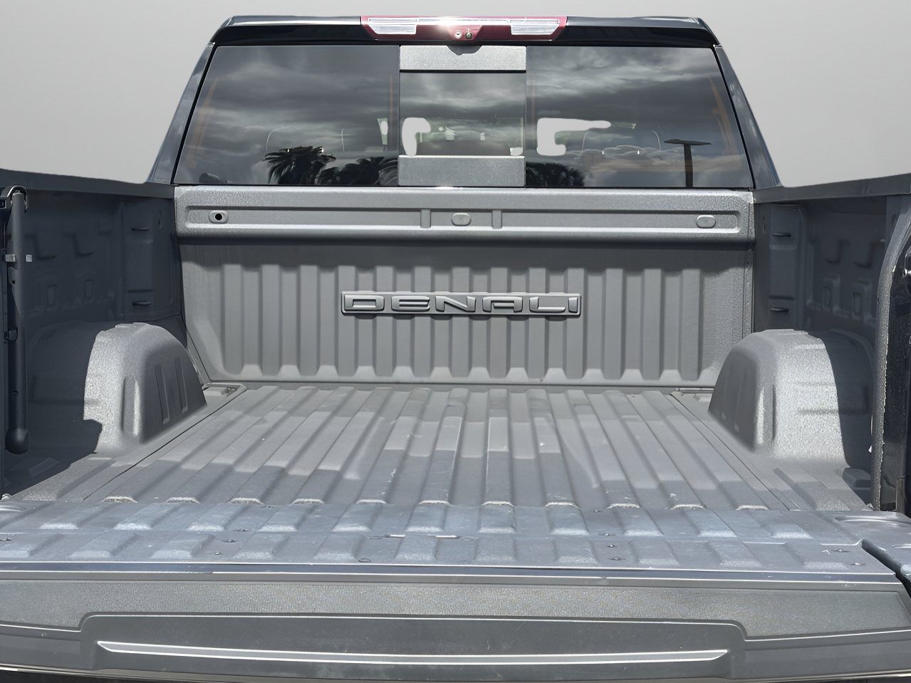 Used 2023 GMC Sierra 1500 Denali Ultimate AWD/4WD image 8
