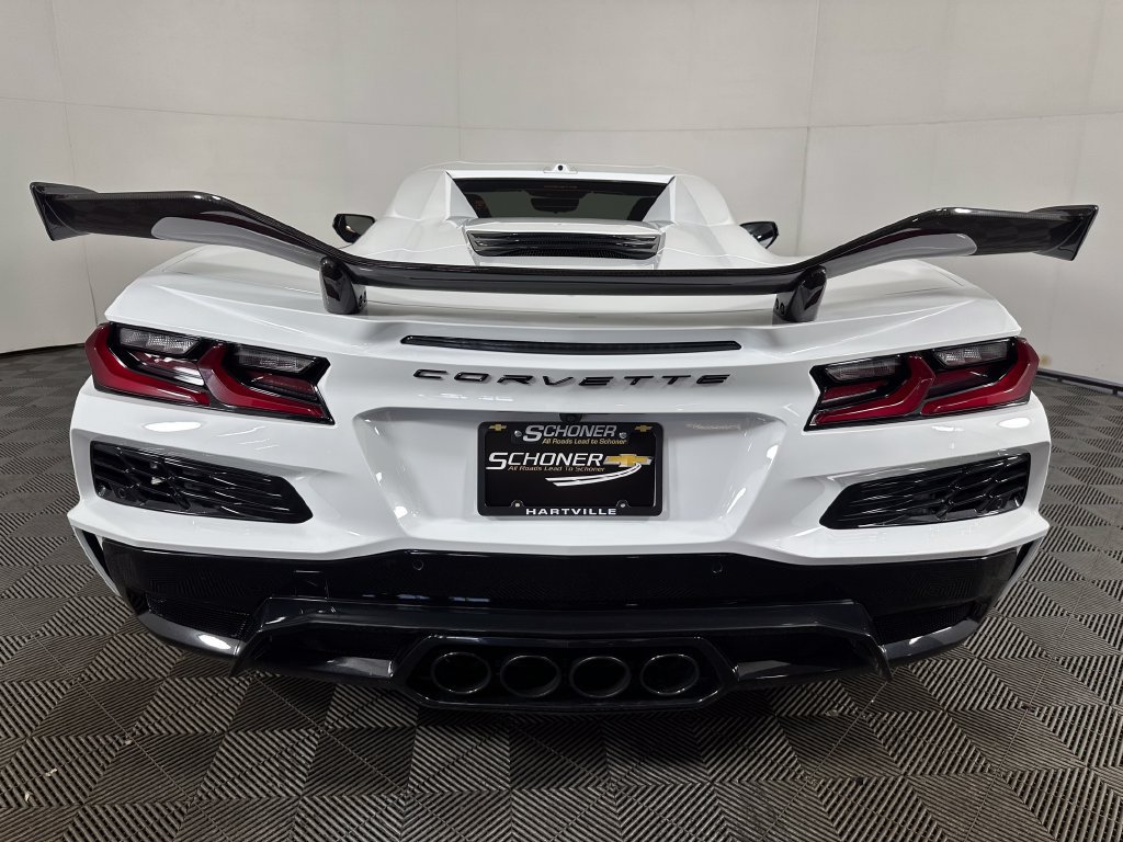 Used 2024 Chevrolet Corvette Z06 w/ Z07 Performance Package RWD image 4