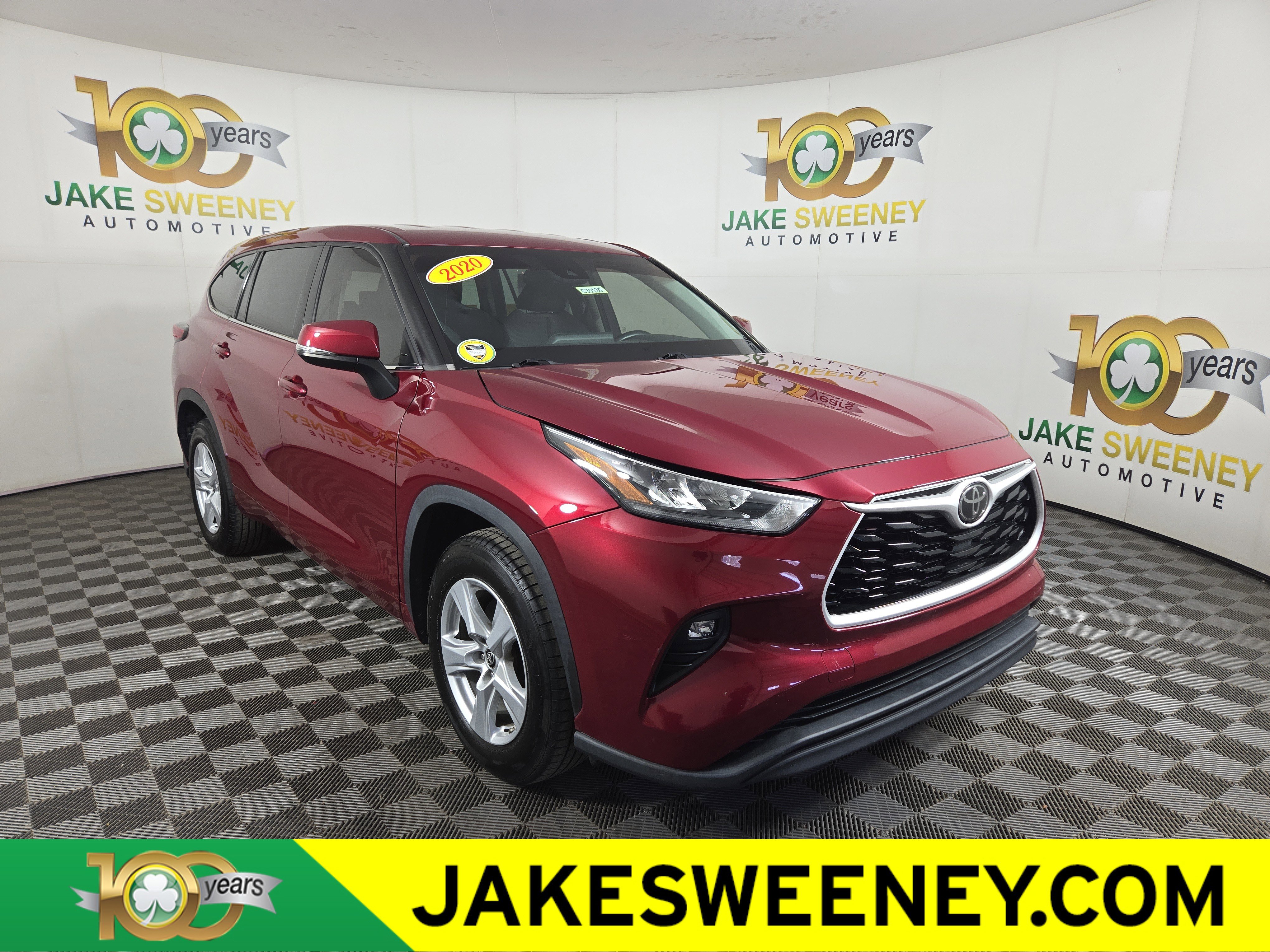 Used 2020 Toyota Highlander LE FWD image 1