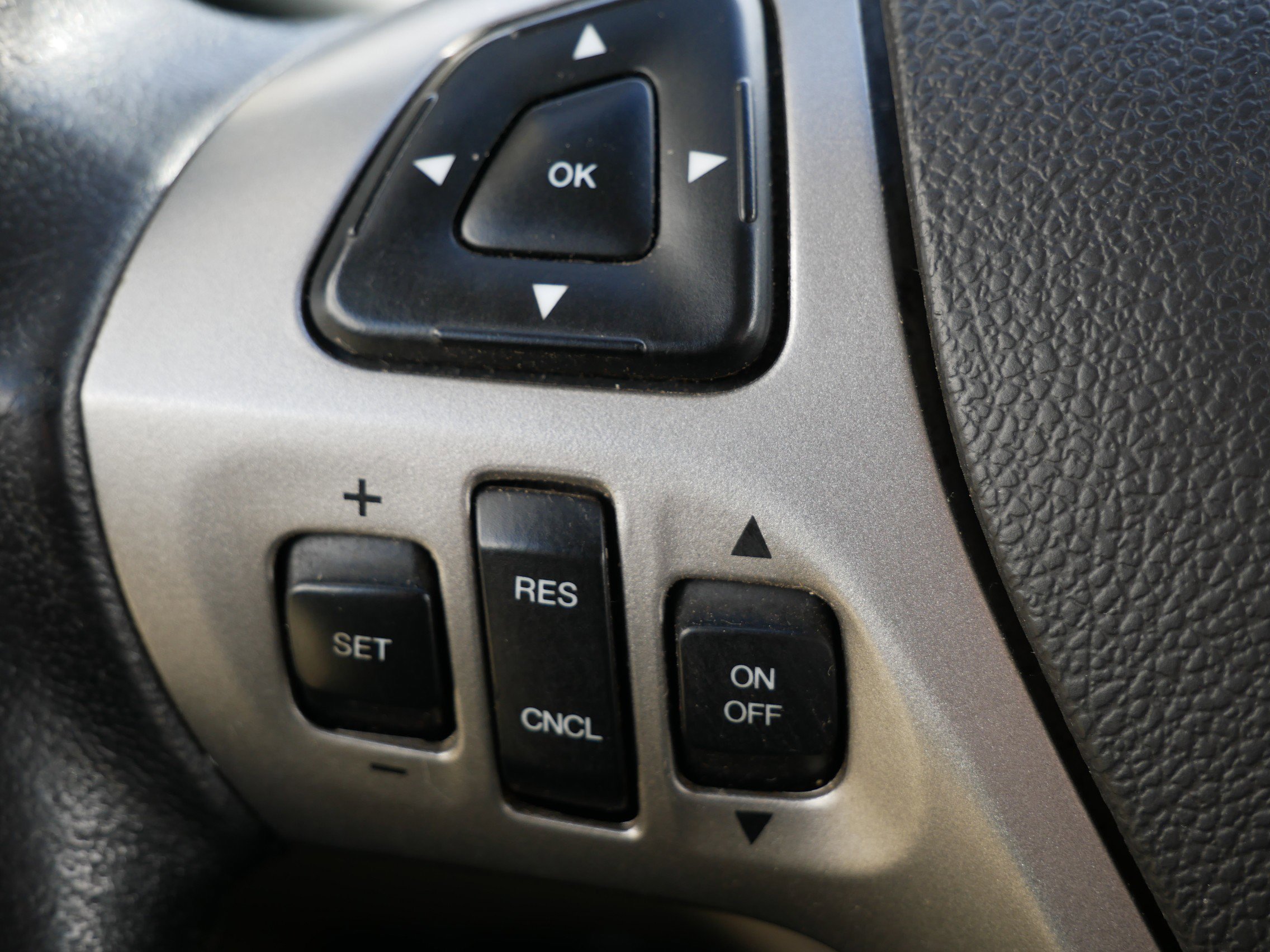 Used 2016 Ford Taurus Limited image 18