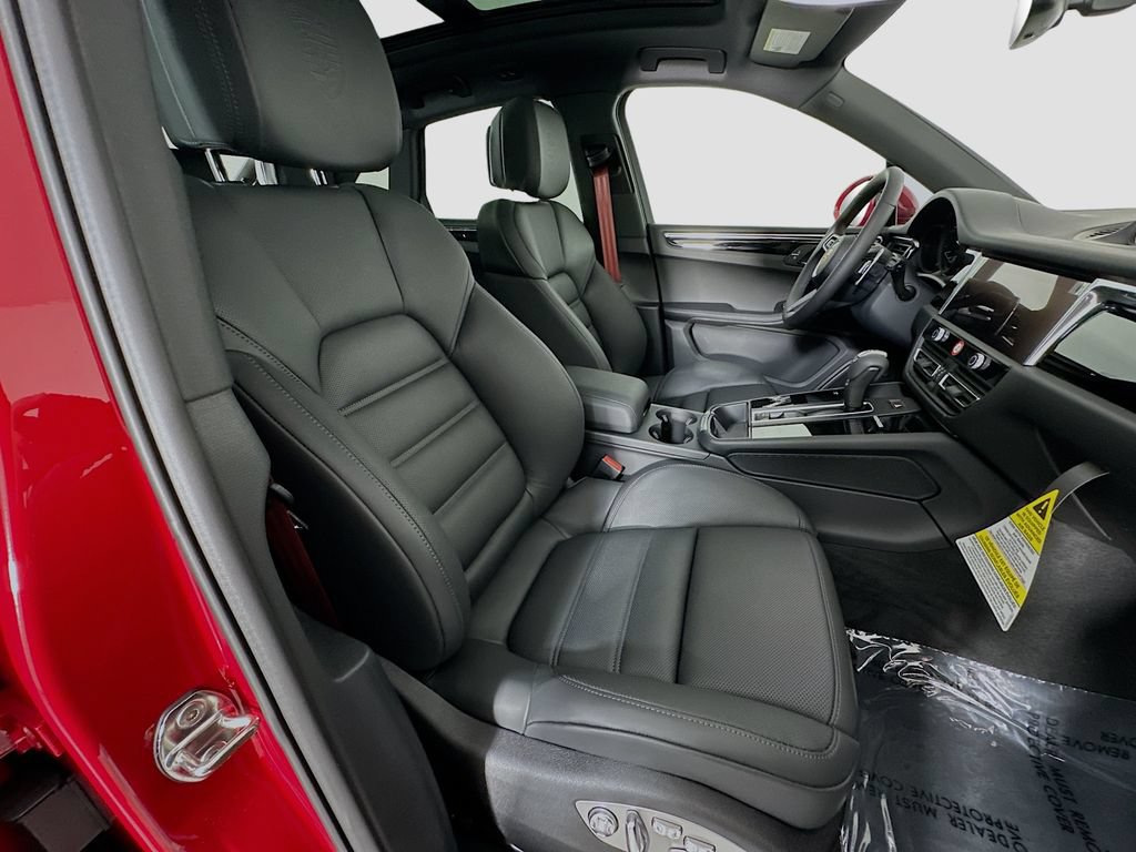 New 2026 Porsche Macan AWD/4WD image 30