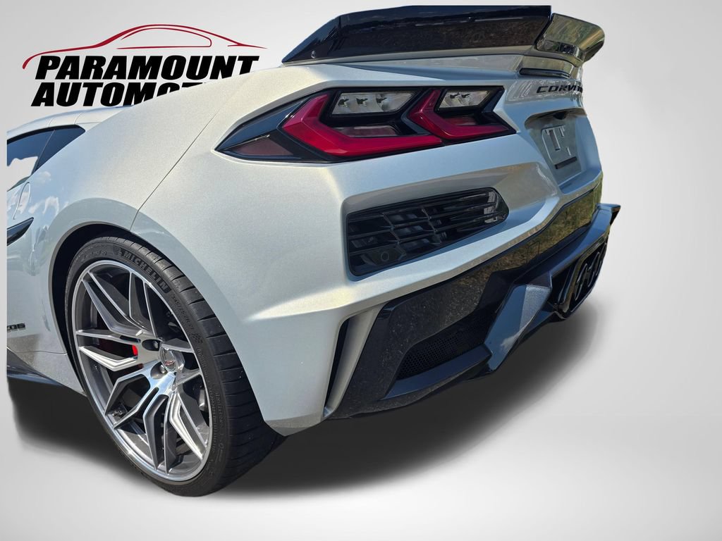 Used 2024 Chevrolet Corvette Z06 RWD image 11