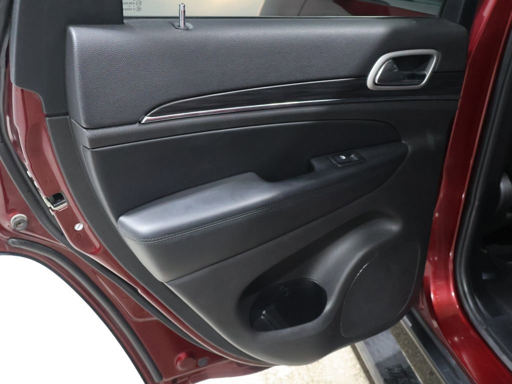 Used 2019 Jeep Grand Cherokee Limited image 18