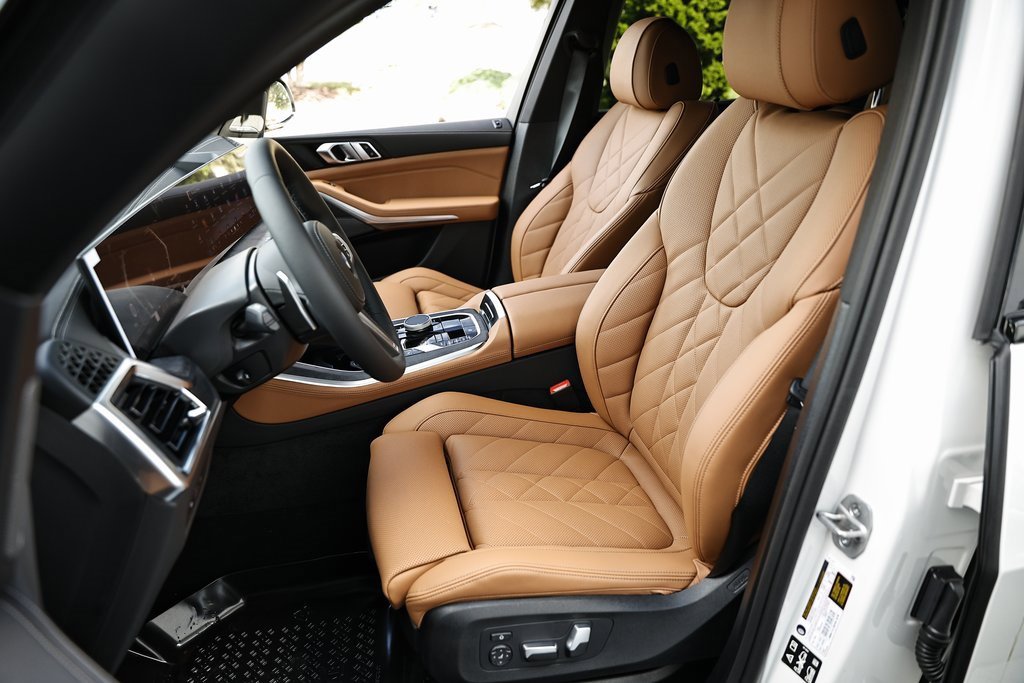 New 2026 BMW X5 xDrive40i w/ M Sport Package image 19