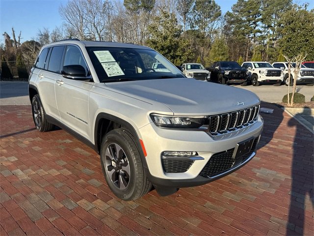 Used 2022 Jeep Grand Cherokee Limited 4xe image 38
