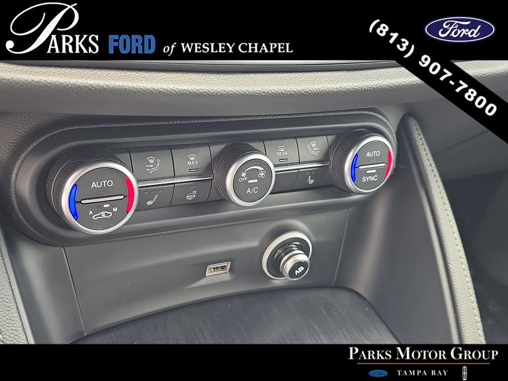 Used 2023 Alfa Romeo Stelvio Sprint RWD image 24