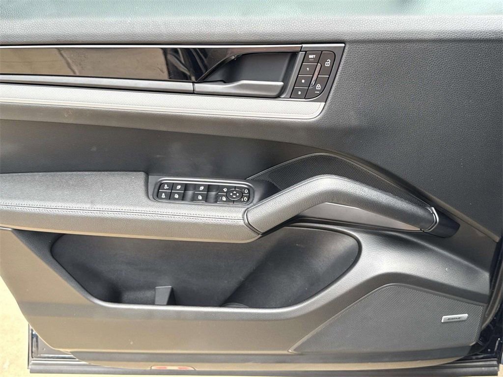 Certified 2025 Porsche Cayenne S image 16