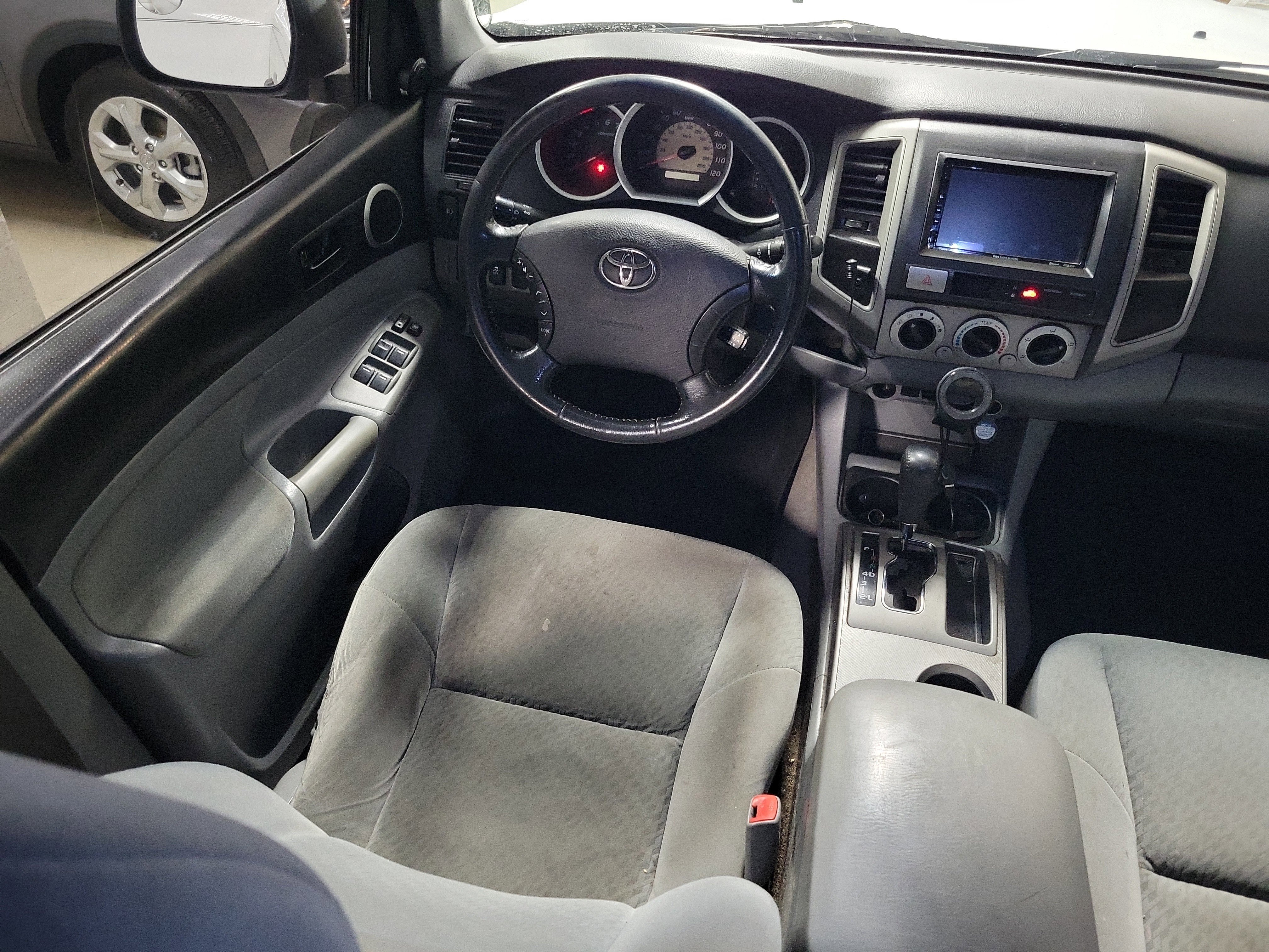 Used 2010 Toyota Tacoma PreRunner image 11