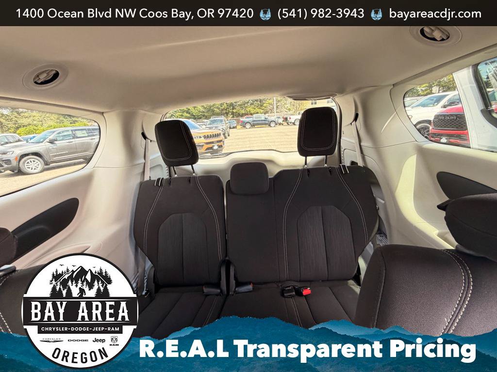 Used 2023 Chrysler Voyager LX FWD image 18