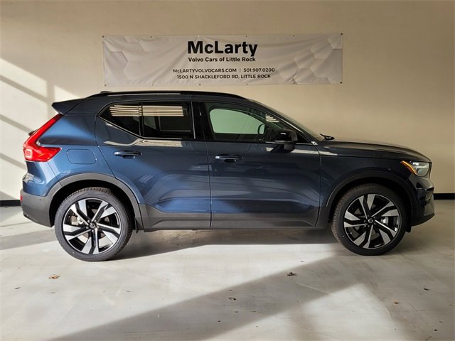 New 2026 Volvo XC40 B4 Plus w/ Climate Package image 2