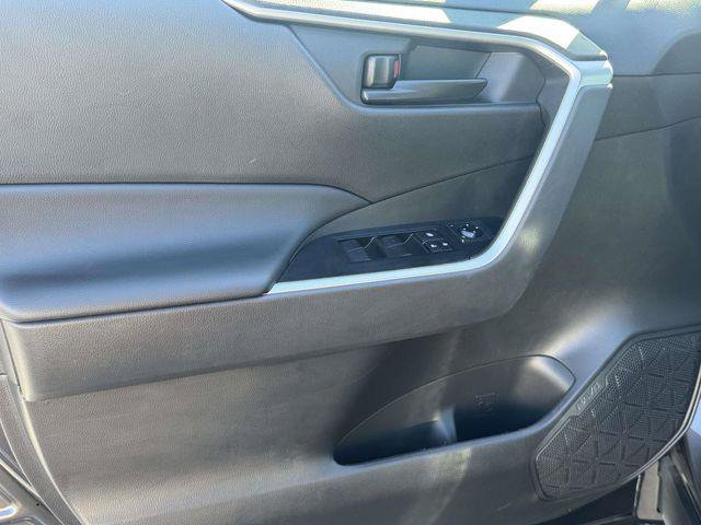 Certified 2023 Toyota RAV4 LE AWD/4WD image 29