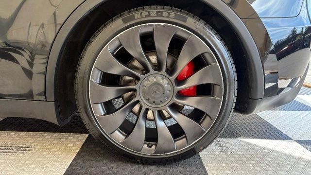 Used 2022 Tesla Model Y Performance AWD/4WD image 13