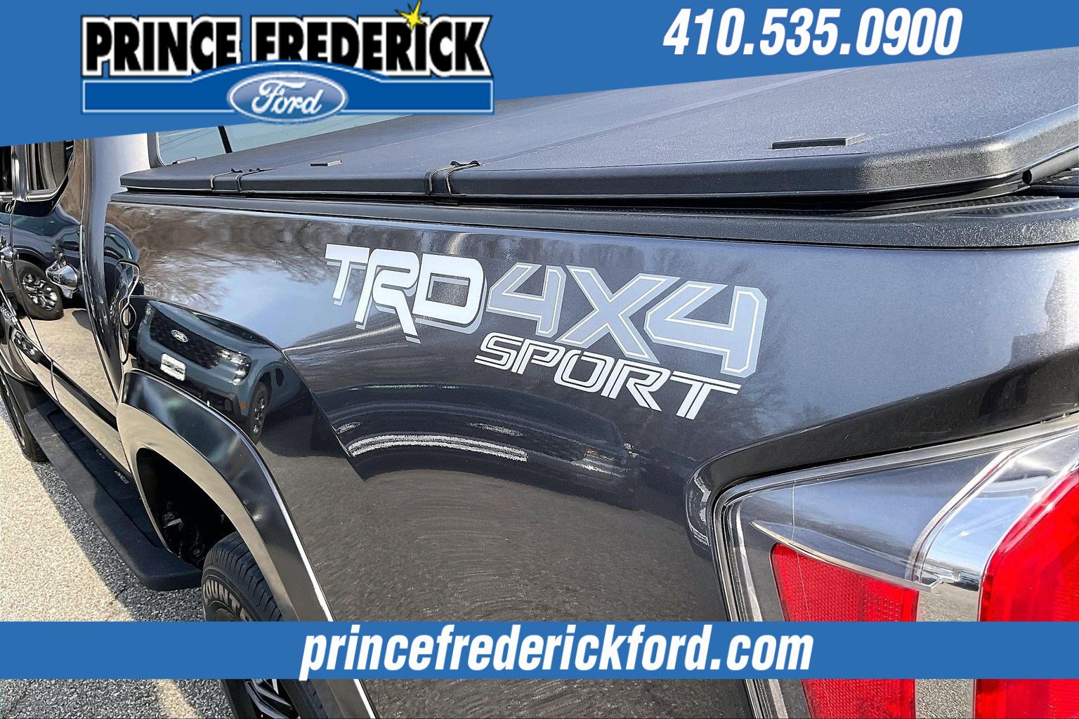 Used 2022 Toyota Tacoma TRD Sport w/ Technology Package image 8