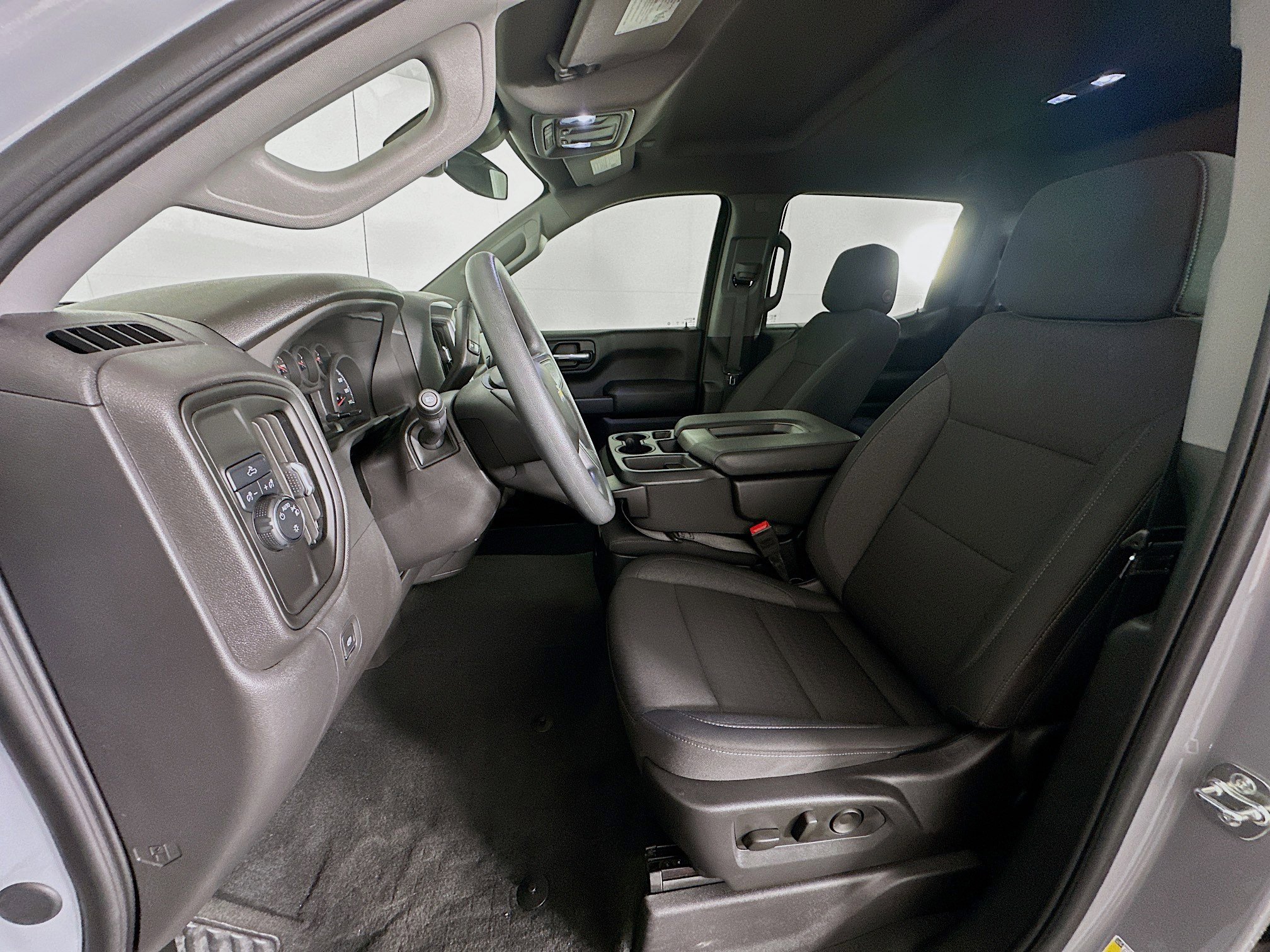 Used 2025 Chevrolet Silverado 1500 Custom image 13