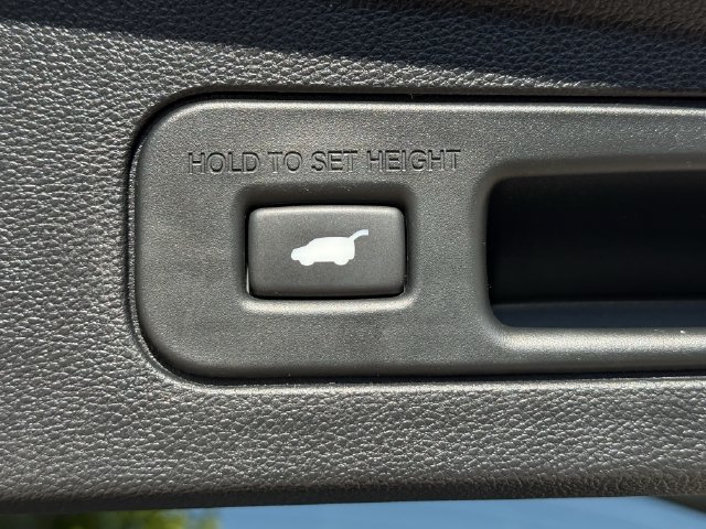 Used 2024 Acura MDX w/ Technology Package FWD image 32