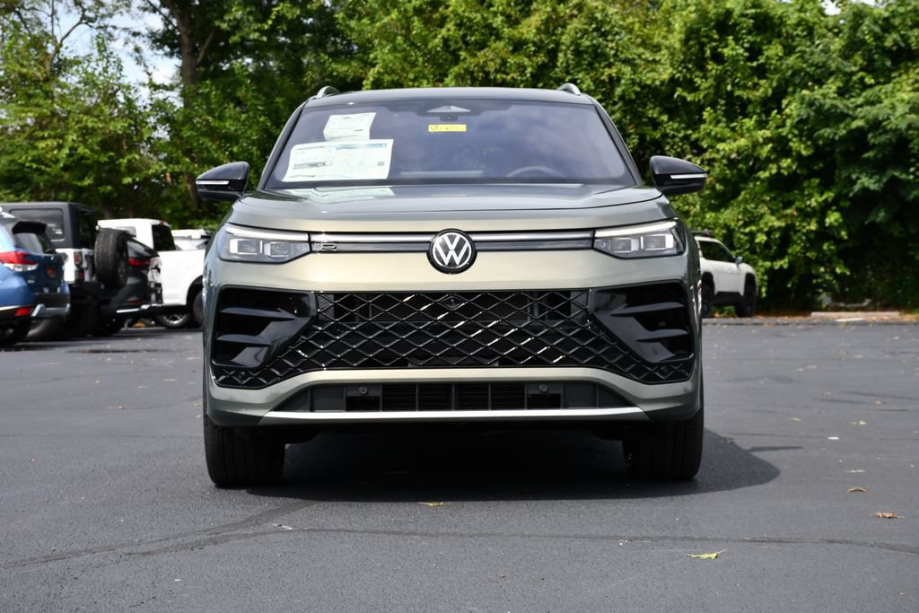 New 2026 Volkswagen Tiguan SEL R-Line AWD/4WD image 2